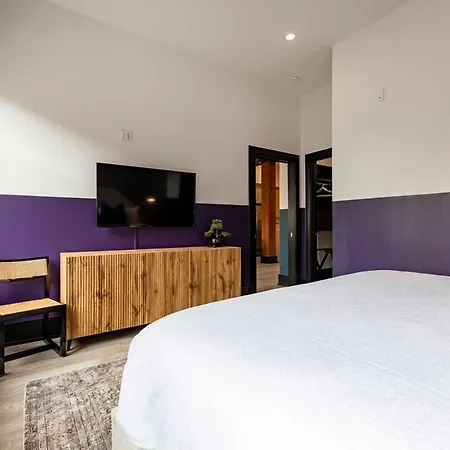 Hotel Spacious Downtown 2bd 2ba Gym Pool New Orleans