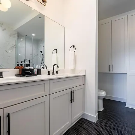 Downtown 2bd Spacious Private Terrace * New Orleans