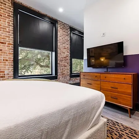 Hotel Downtown Nola Luxury Rooftop Pool Sleeps 6 *
