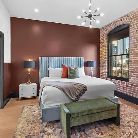 Hotel Rare Find 2br 2ba Steps From Superdome New Orleans
