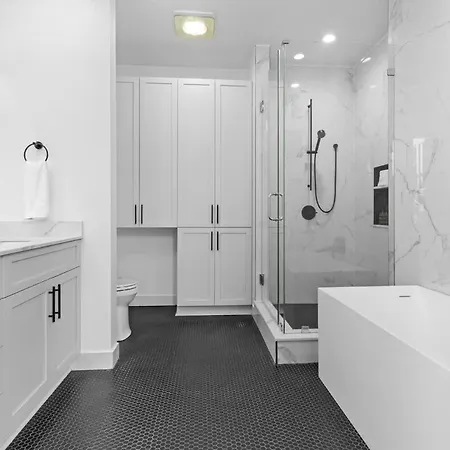 Modern Comfort Pool Gym & Game * New Orleans