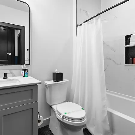 Hotel Prime Downtown Location Heated Pool Gym New Orleans