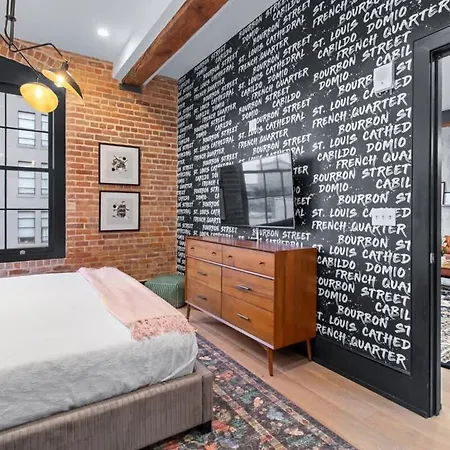 Downtown 4bd 4ba 2 Living And Kitchens Hotel