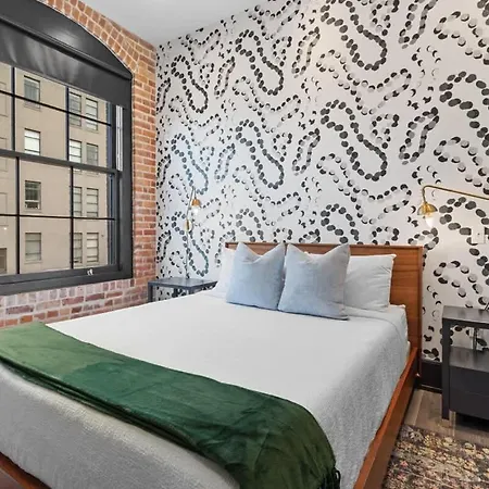 Modern Comfort Pool Gym & Game Hotel New Orleans