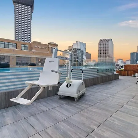 2br 2ba Rooftop Pool Gym Gameroom * New Orleans