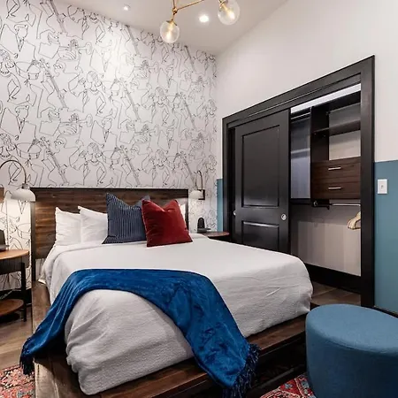 Hotel Spacious Downtown Sleeper Sofa
