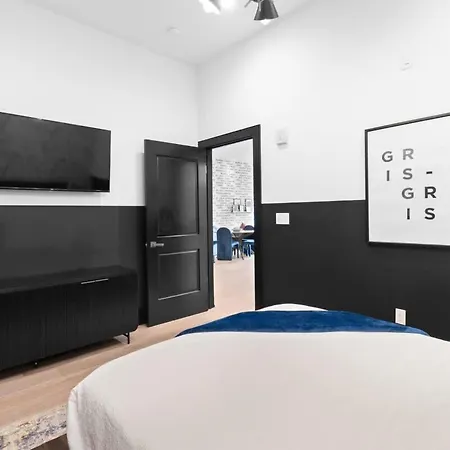 Downtown 2bd 2ba Pool Gym And Gameroom New Orleans