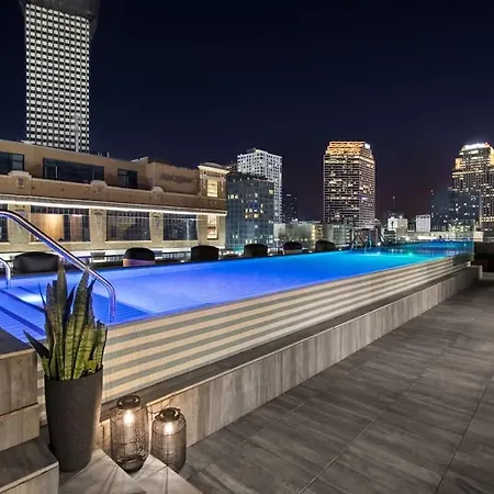 2br 2ba Rooftop Pool Gym Gameroom * New Orleans