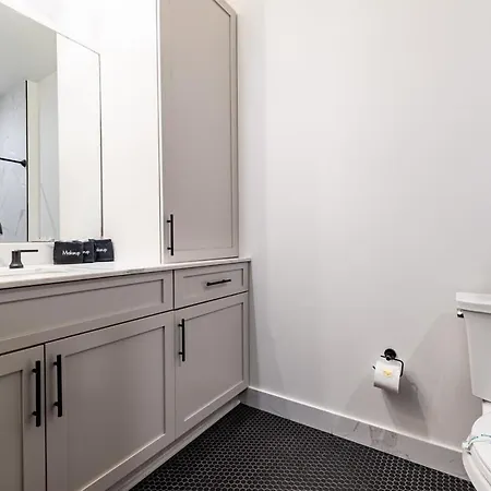 Downtown 2bd Spacious Private Terrace New Orleans
