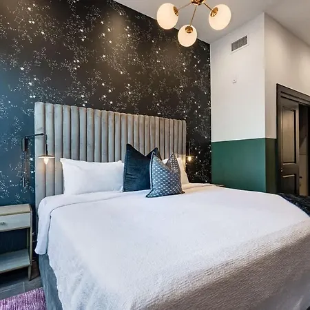 Hotel Lux 4bd 4ba 2 Sleeper Sofas Own Terrace New Orleans