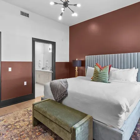 Rare Find 2br 2ba Steps From Superdome Hotel