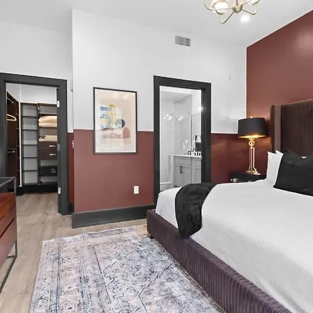 Historic Building With Rooftop Pool Hotel *