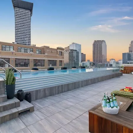 2br 2ba Rooftop Pool Gym Gameroom *