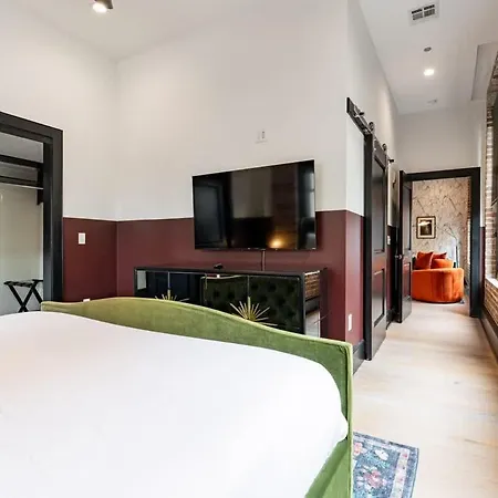 Prime Location Downtown Hotel
