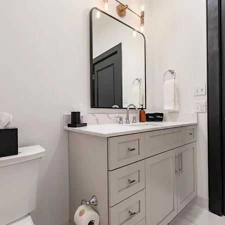 Hotel Luxe 2br 2ba Steps From Superdome *