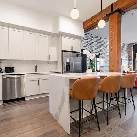 Luxe 4bd 4ba With 2 Queen Sleeper Sofas Hotel