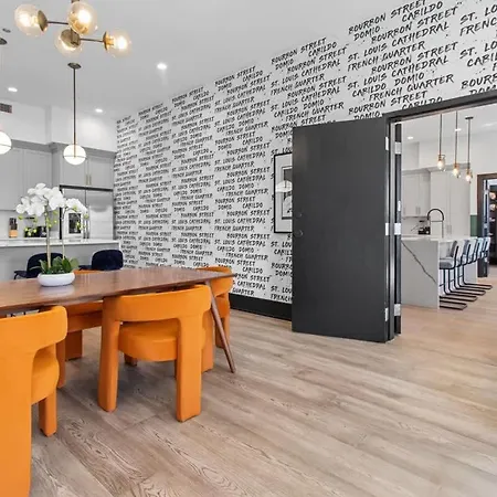 Downtown 4bd 4ba 2 Living And Kitchens *