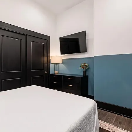Hotel Lux 4bd 4ba 2 Sleeper Sofas Own Terrace