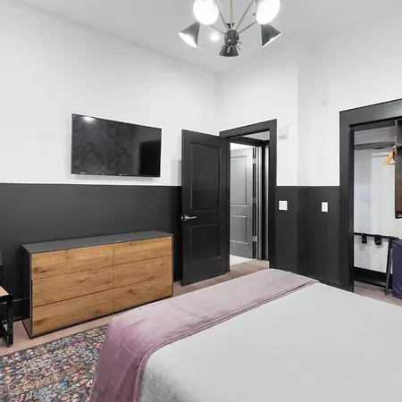 Rare Find 2br 2ba Steps From Superdome *