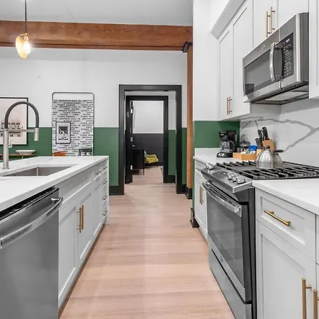 Double The Space Xl 2 Living Kitchens Hotel New Orleans