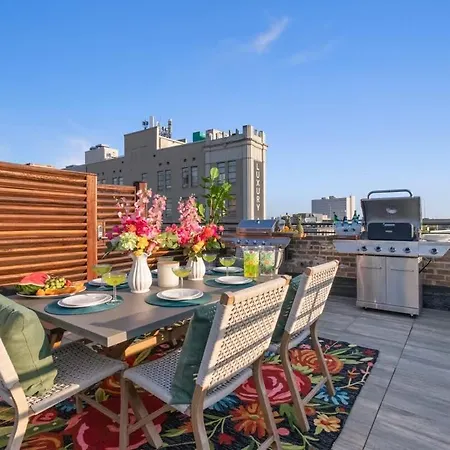 Hotel 2br 2ba Rooftop Pool Gym Gameroom