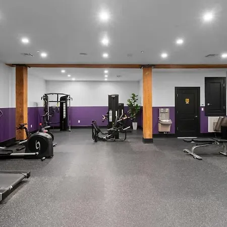 2br 2ba Rooftop Pool Gym Gameroom *