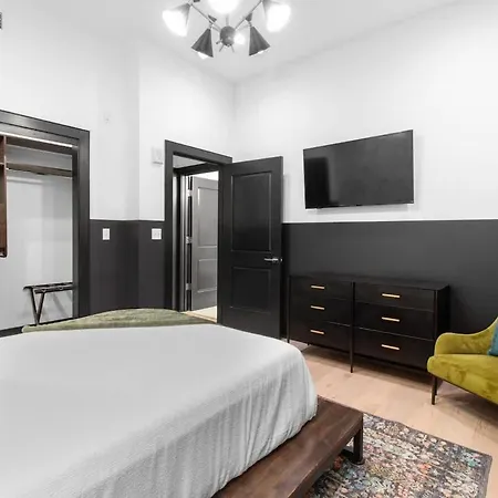 Hotel Double The Space Xl 2 Living Kitchens New Orleans