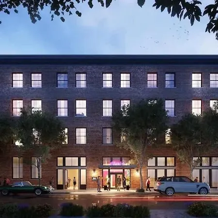 2br 2ba Rooftop Pool Gym Game New Orleans