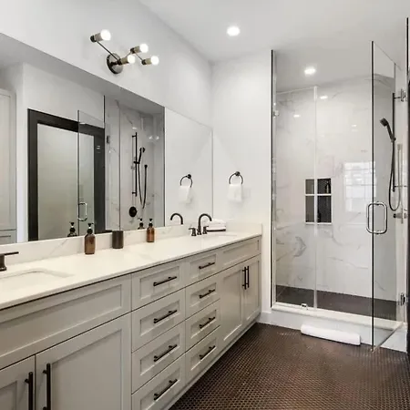 Lux 2br Near Dome And Fq Hotel *