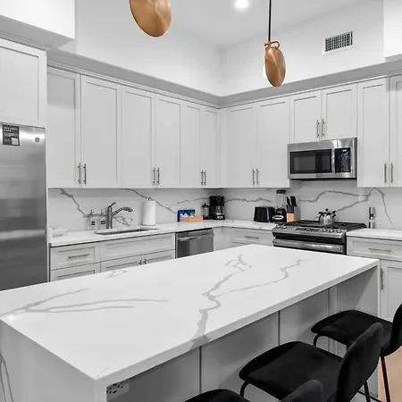Hotel Luxury 2 Bedroom Downtown *