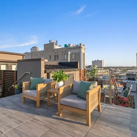 Downtown 2bd 2ba Heated Rooftop Gym Pool Hotel