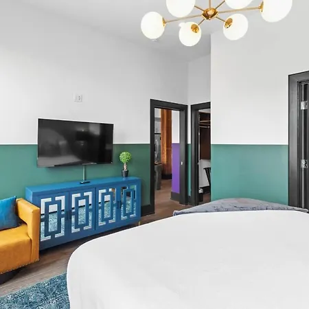 Hotel Rooftop Pool Full Kitchen Game New Orleans