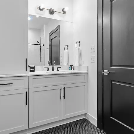 Hotel Downtown Nola Luxury Rooftop Pool Sleeps 6 New Orleans