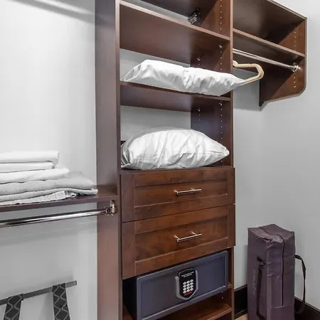 Hotel Double The Space Xl 2 Living Kitchens New Orleans