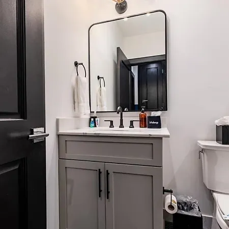 Lux 4bd 4ba Walk To Dome&french Quarter Hotel