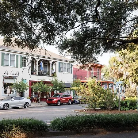 Cozy In Bayou St John New Orleans