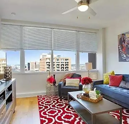 Hotel Beautiful Walk To French Quarter, Pool, Gym, View New Orleans