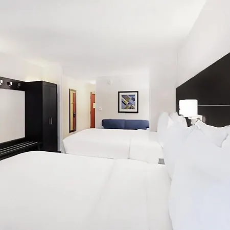Express East By Ihg Hotel 2*