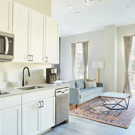 Apartment Roami At Canal Quarters