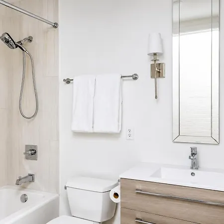 Apartment Roami At St. Charles