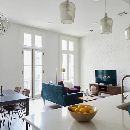 Apartment Roami At St. Charles