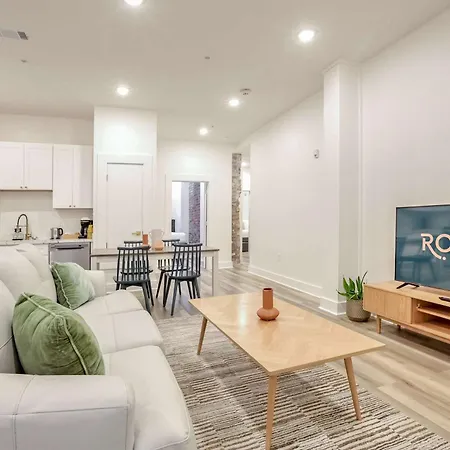 Roami At The Churchill Apartment