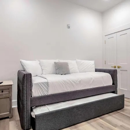 Apartment Roami At The Churchill