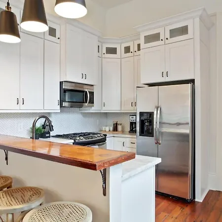 Refurbished With Hot Tub * New Orleans