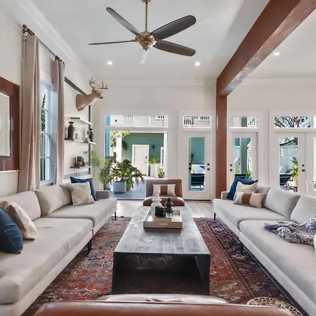 Gorgeous Upscale With Pool Garden District * New Orleans