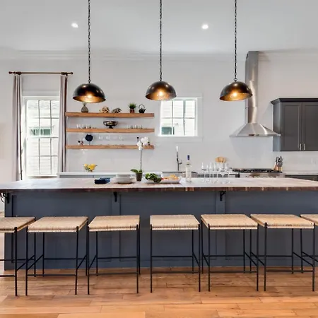 Gorgeous Upscale With Pool Garden District Holiday home New Orleans