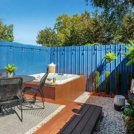 Refurbished With Hot Tub Holiday home *