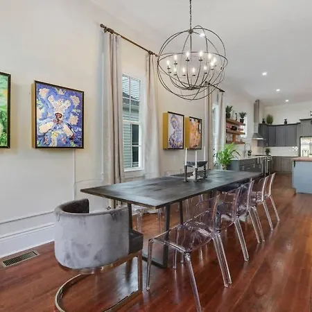 Gorgeous Upscale With Pool Garden District New Orleans