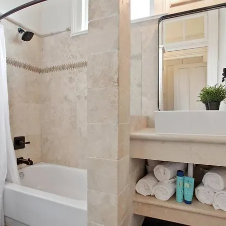 Holiday home Refurbished With Hot Tub New Orleans