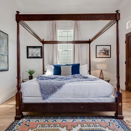 Gorgeous Upscale With Pool Garden District * New Orleans